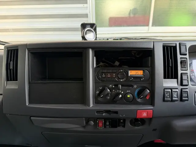 いすゞ エルフ TPG-NPR85YN(2WD)の写真19