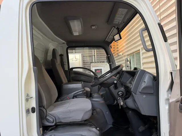 いすゞ エルフ TPG-NPR85YN(2WD)の写真38
