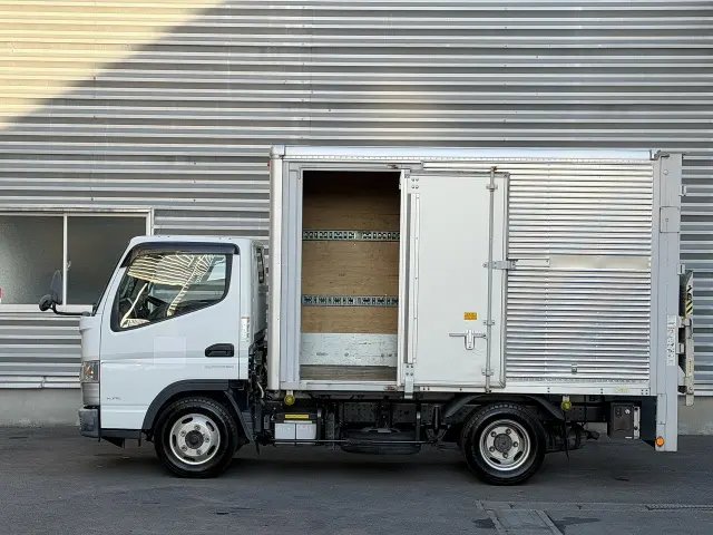 三菱 キャンター 2RG-FBA20(2WD)の写真3