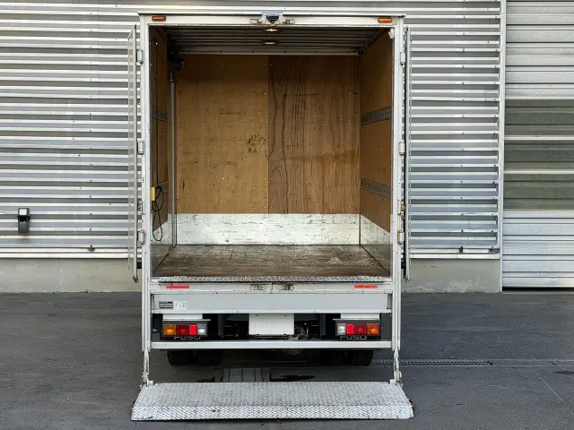 三菱 キャンター 2RG-FBA20(2WD)の写真6