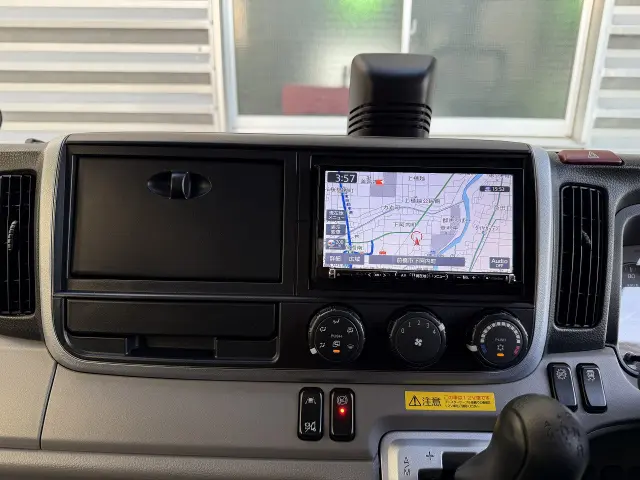 三菱 キャンター 2RG-FBA20(2WD)の写真18