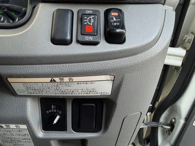 三菱 キャンター 2RG-FBA20(2WD)の写真38