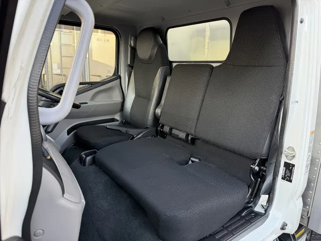 三菱 キャンター 2RG-FBA20(2WD)の写真44