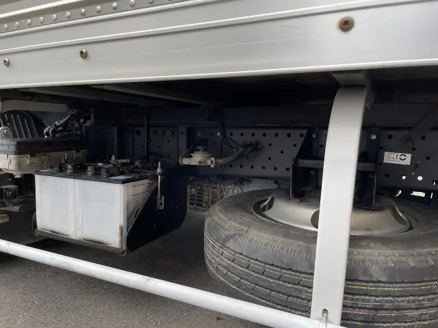いすゞ エルフ TRG-NLR85AN(2WD)の写真8