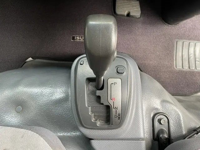 いすゞ エルフ TRG-NLR85AN(2WD)の写真17