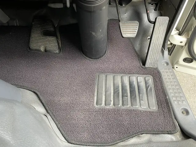 いすゞ エルフ TRG-NLR85AN(2WD)の写真37