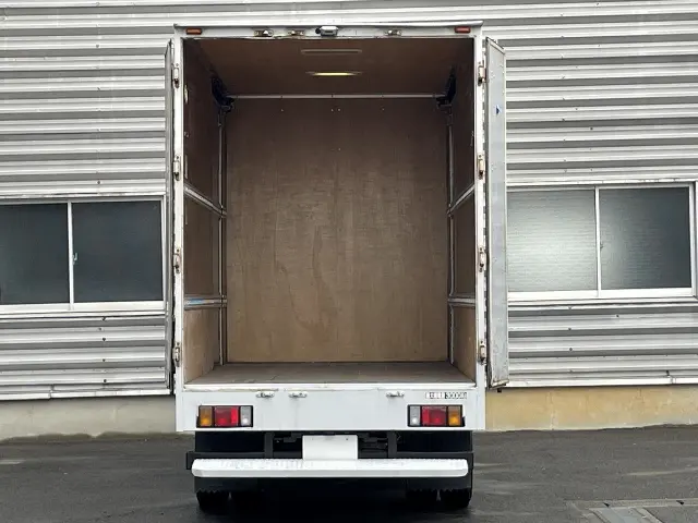 いすゞ エルフ TRG-NKR85N(2WD)の写真5