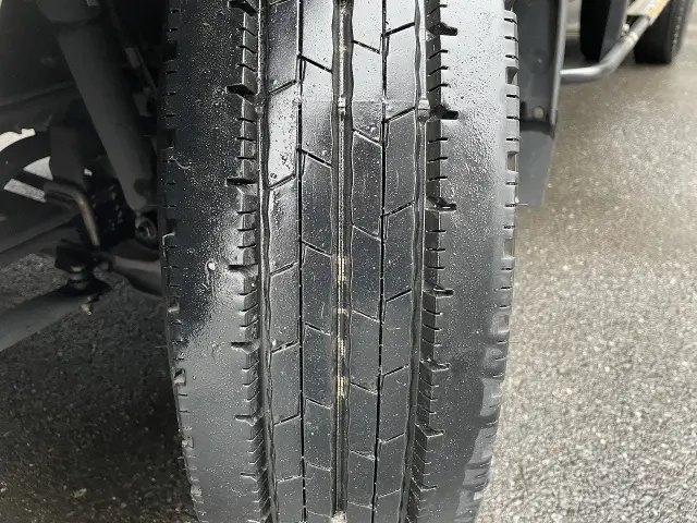 いすゞ エルフ TRG-NKR85N(2WD)の写真13