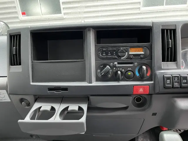 いすゞ エルフ TRG-NKR85N(2WD)の写真17