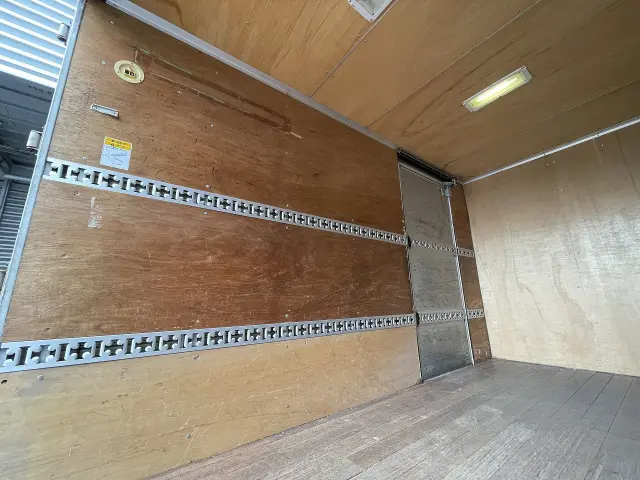 いすゞ エルフ TRG-NKR85N(2WD)の写真23