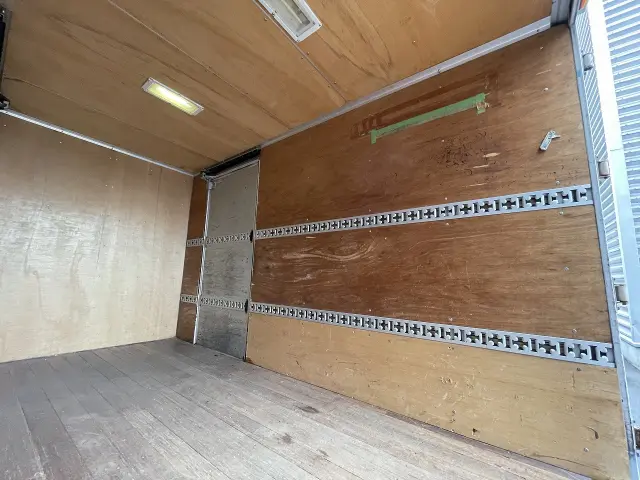 いすゞ エルフ TRG-NKR85N(2WD)の写真24