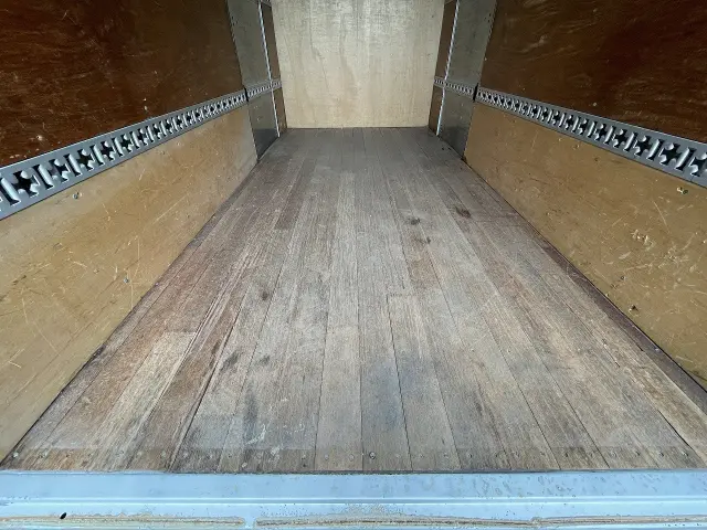 いすゞ エルフ TRG-NKR85N(2WD)の写真25