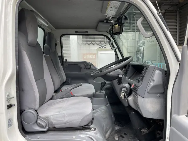 いすゞ エルフ TRG-NKR85N(2WD)の写真34