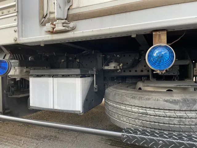 いすゞ エルフ TKG-NJR85AN(2WD)の写真9