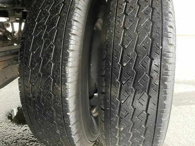 いすゞ エルフ TKG-NJR85AN(2WD)の写真14