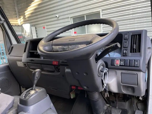 いすゞ エルフ TKG-NJR85AN(2WD)の写真16
