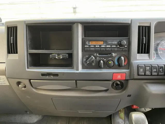 いすゞ エルフ TKG-NJR85AN(2WD)の写真17