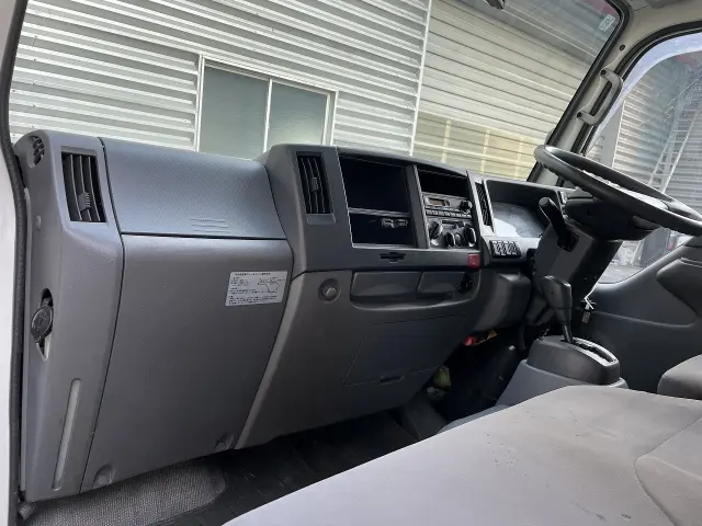 いすゞ エルフ TKG-NJR85AN(2WD)の写真20