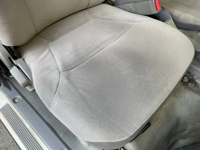 いすゞ エルフ TKG-NJR85AN(2WD)の写真34