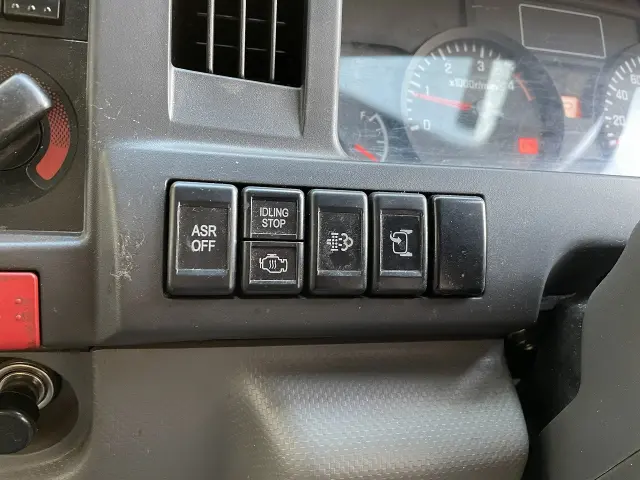 いすゞ エルフ TKG-NJR85AN(2WD)の写真36