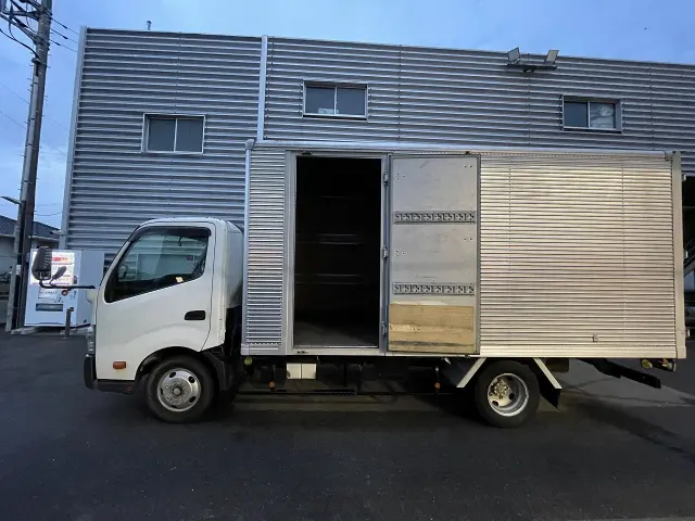 トヨタ ダイナ TKG-XZU710(2WD)の写真3