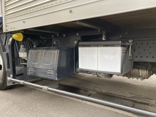 いすゞ エルフ TRG-NLR85AN(2WD)の写真7