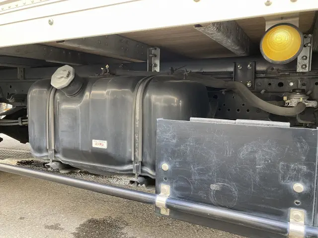 いすゞ エルフ TRG-NLR85AN(2WD)の写真9