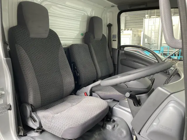 いすゞ エルフ TRG-NLR85AN(2WD)の写真13