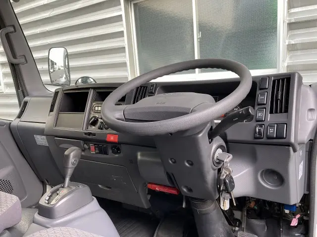 いすゞ エルフ TRG-NLR85AN(2WD)の写真14
