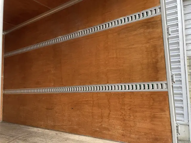 いすゞ エルフ TRG-NLR85AN(2WD)の写真21