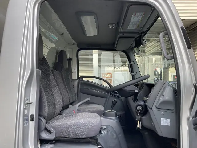 いすゞ エルフ TRG-NLR85AN(2WD)の写真32