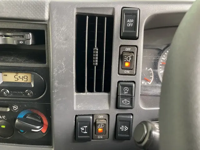 いすゞ エルフ TRG-NLR85AN(2WD)の写真35