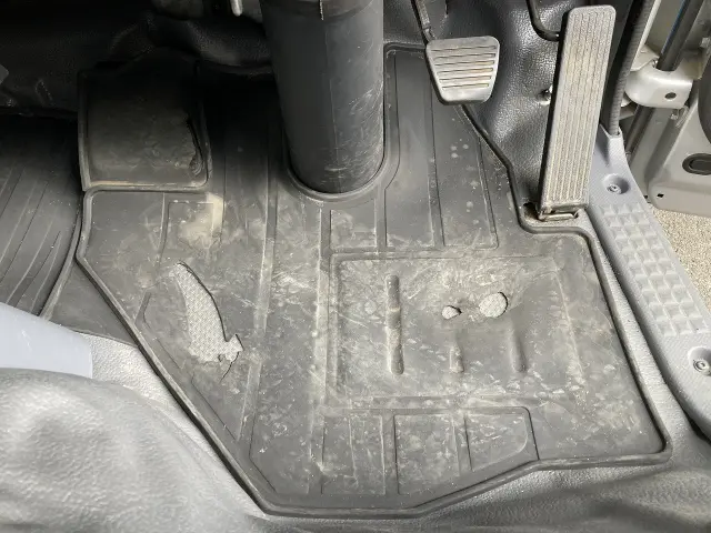 いすゞ エルフ TRG-NLR85AN(2WD)の写真37