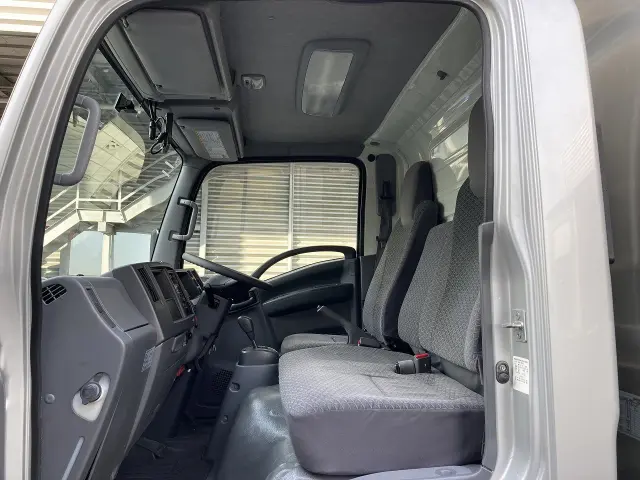 いすゞ エルフ TRG-NLR85AN(2WD)の写真38