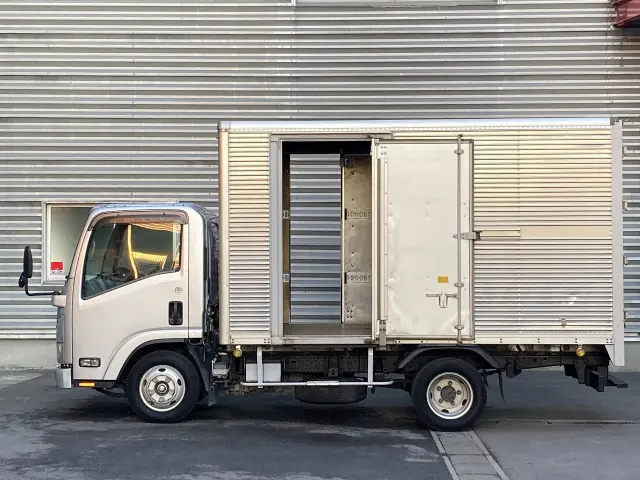 いすゞ エルフ TRG-NMR85N(2WD)の写真3