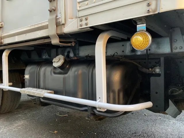 いすゞ エルフ TRG-NMR85N(2WD)の写真11