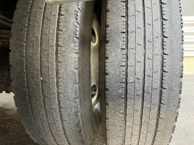 いすゞ エルフ TRG-NMR85N(2WD)の写真14