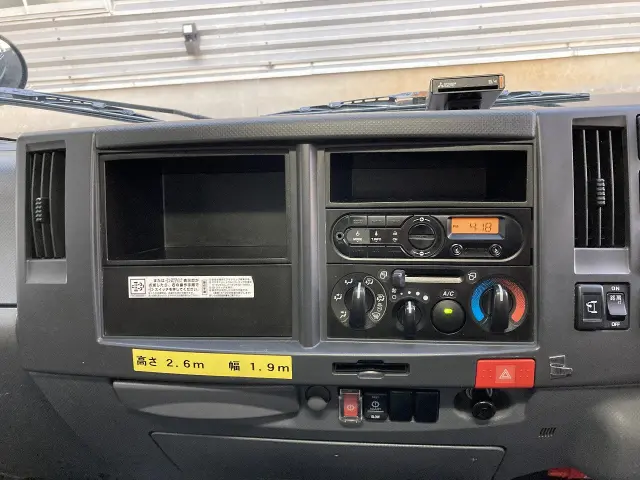 いすゞ エルフ TRG-NMR85N(2WD)の写真17