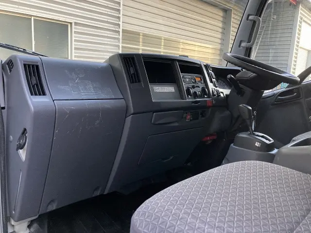 いすゞ エルフ TRG-NMR85N(2WD)の写真20