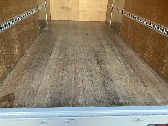 いすゞ エルフ TRG-NMR85N(2WD)の写真25