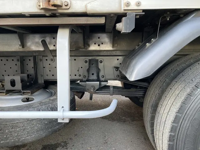 いすゞ エルフ TRG-NMR85N(2WD)の写真32