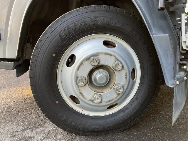 いすゞ エルフ TRG-NMR85N(2WD)の写真33