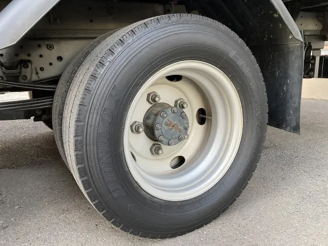 いすゞ エルフ TRG-NMR85N(2WD)の写真34