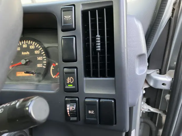 いすゞ エルフ TRG-NMR85N(2WD)の写真37