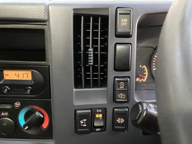 いすゞ エルフ TRG-NMR85N(2WD)の写真38