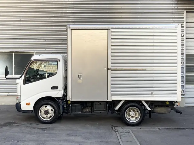トヨタ ダイナ TKG-XZU675(4WD)の写真2