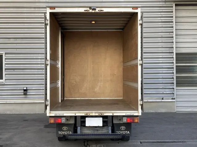 トヨタ ダイナ TKG-XZU675(4WD)の写真5