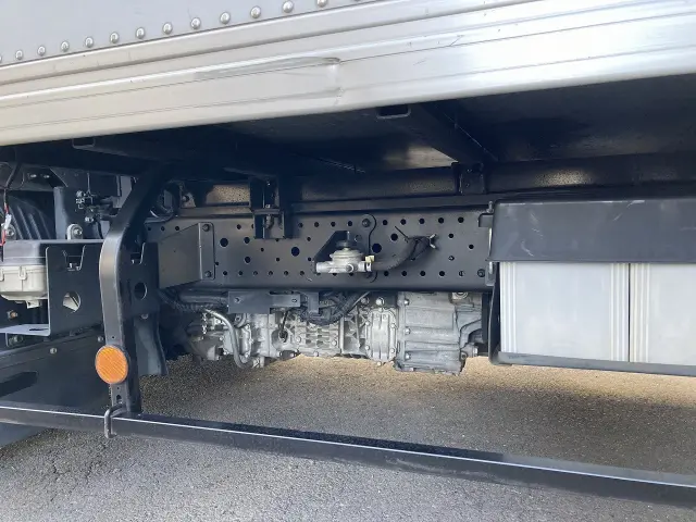 いすゞ エルフ 2RG-NLR88AN(2WD)の写真8