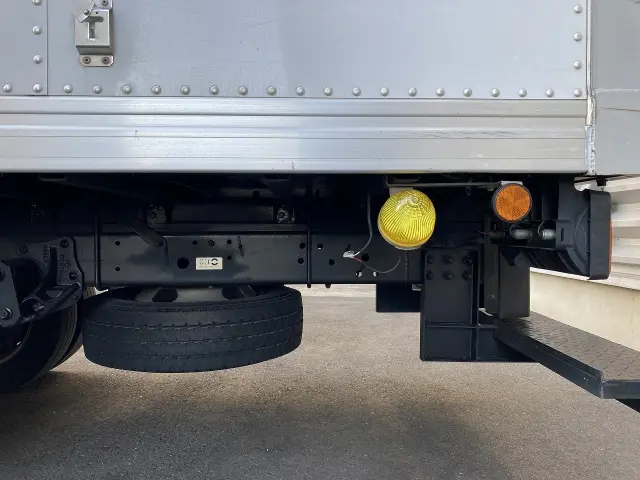 いすゞ エルフ 2RG-NLR88AN(2WD)の写真9