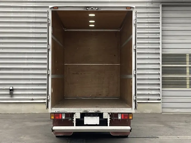 いすゞ エルフ TRG-NLR85AN(2WD)の写真4